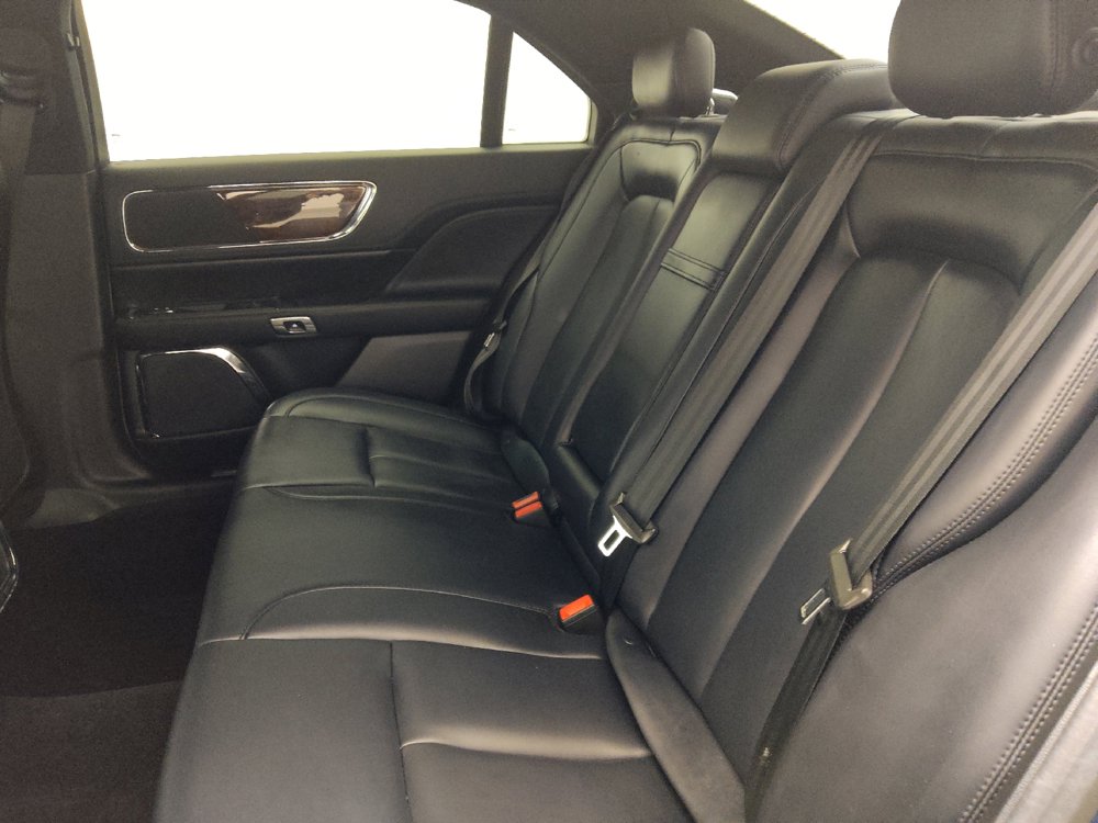 Used 2018 Lincoln Continental Premiere FWD image 18