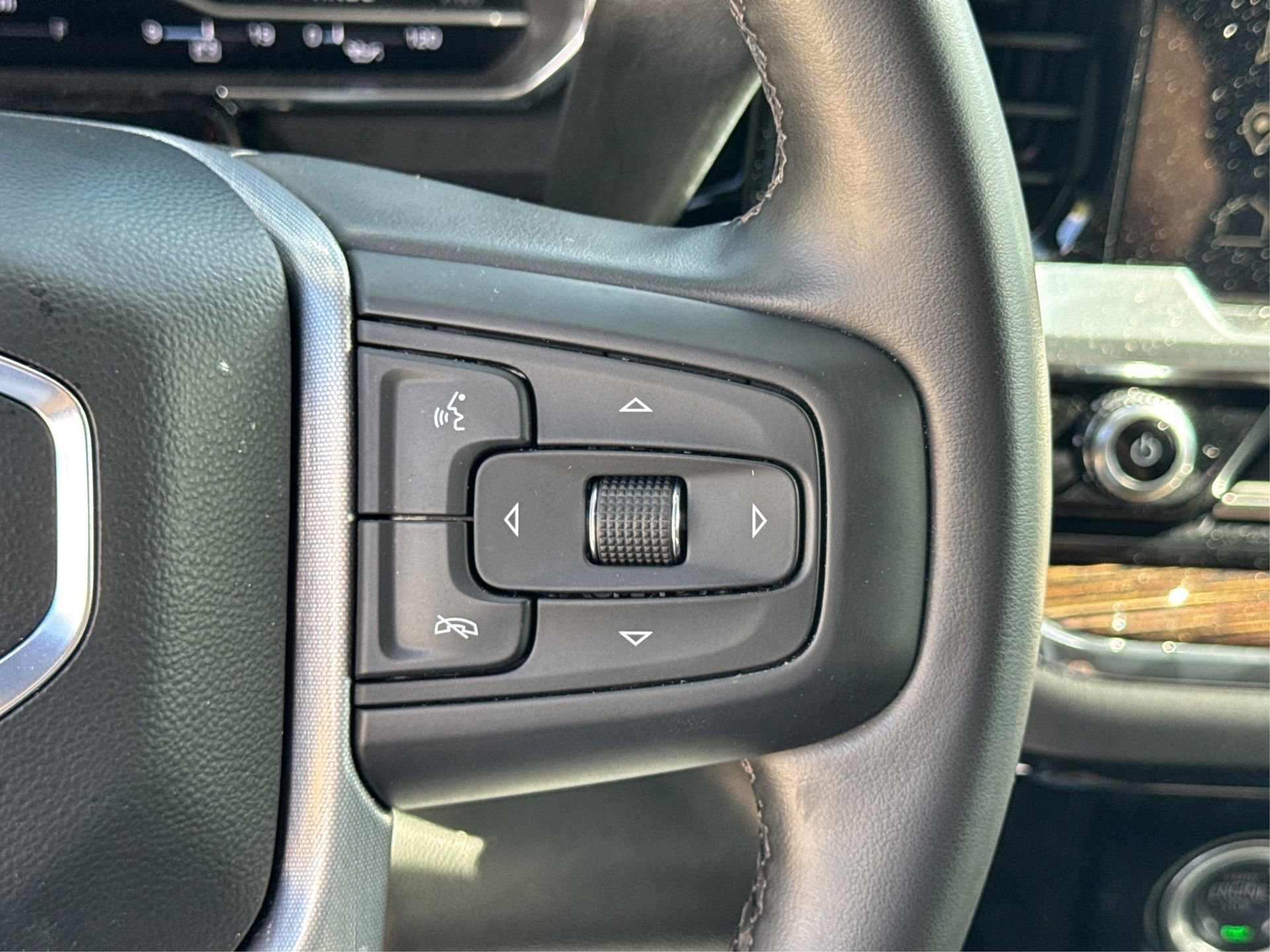 Used 2024 GMC Sierra 1500 Elevation image 33