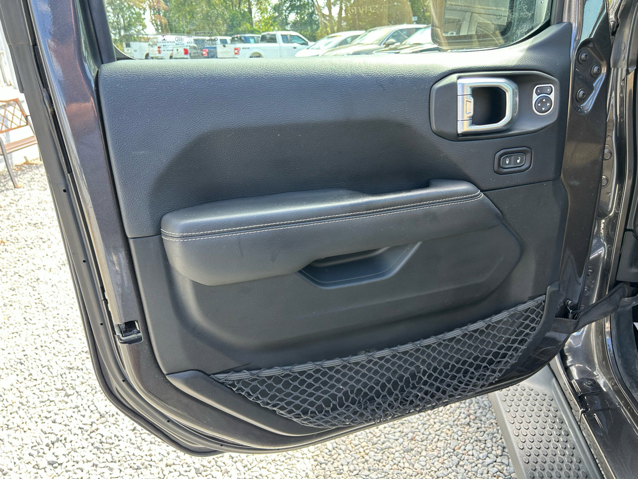 Used 2019 Jeep Wrangler Unlimited Sahara image 10