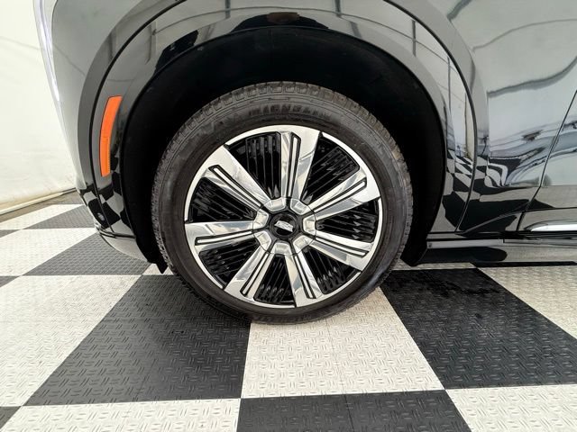 Used 2025 Cadillac Escalade IQ Luxury 2 w/ LPO, Premium Carpet Package AWD/4WD image 12
