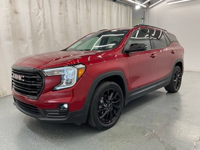 Used 2024 GMC Terrain SLT w/ Elevation Edition AWD/4WD image 4
