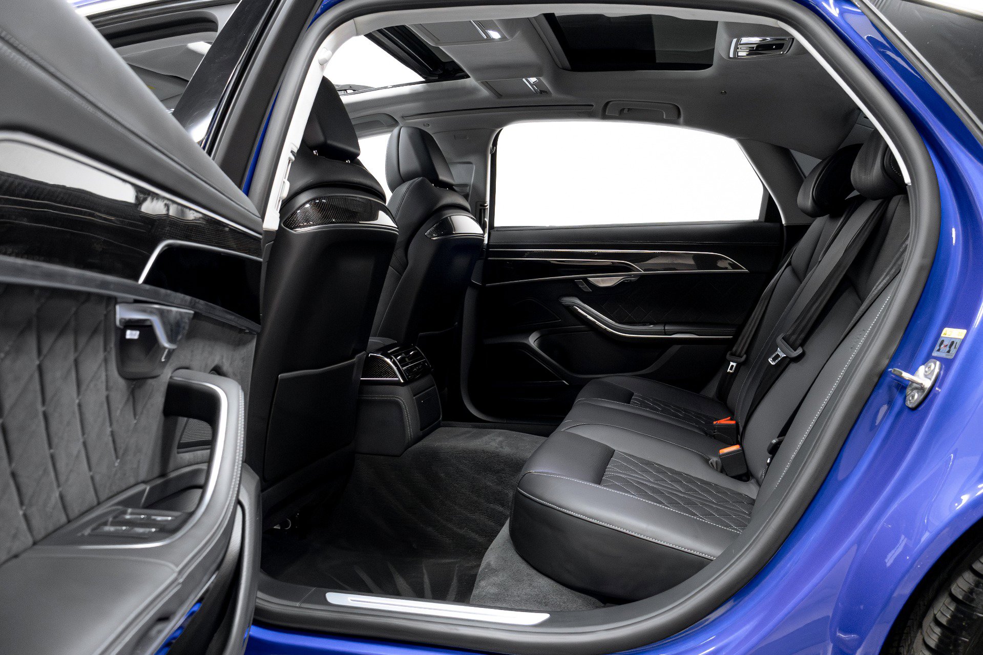 Used 2023 Audi S8 image 38