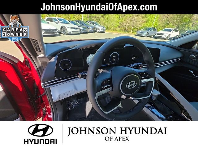 Certified 2025 Hyundai Elantra Limited FWD image 26
