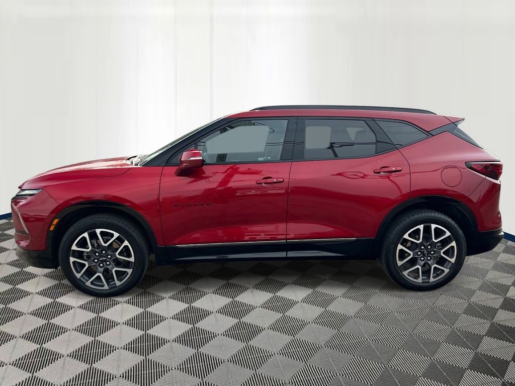 Used 2023 Chevrolet Blazer RS FWD image 2