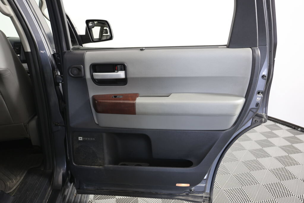 Used 2015 Toyota Sequoia Platinum AWD/4WD image 26