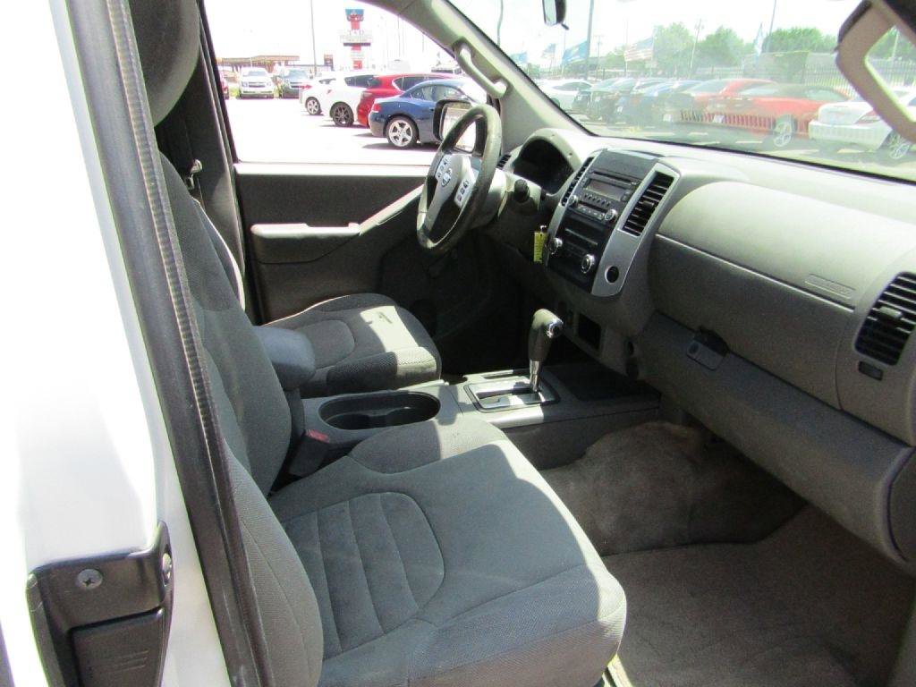 Used 2015 Nissan Frontier S RWD image 24