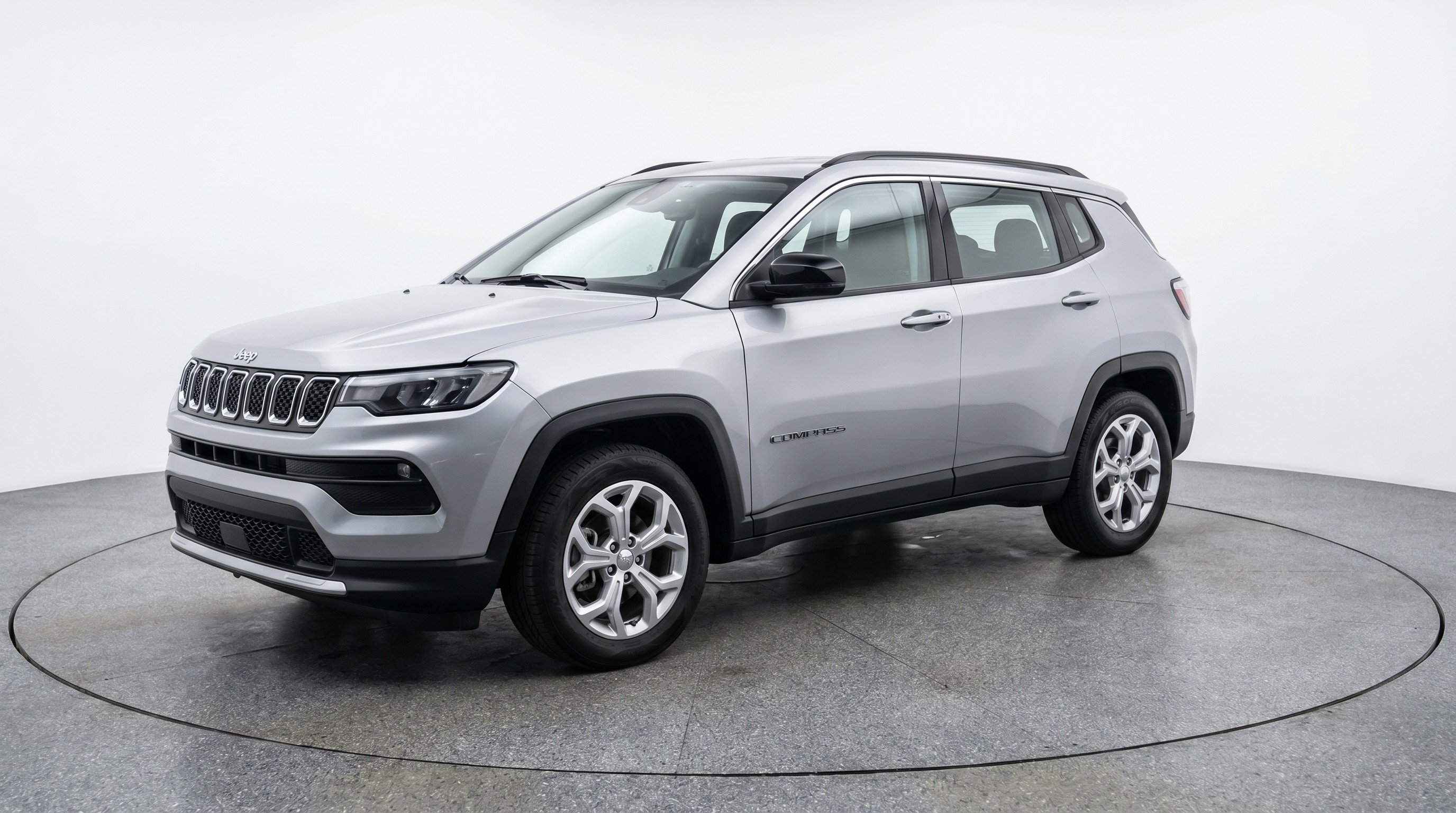 Used 2025 Jeep Compass Latitude AWD/4WD image 3