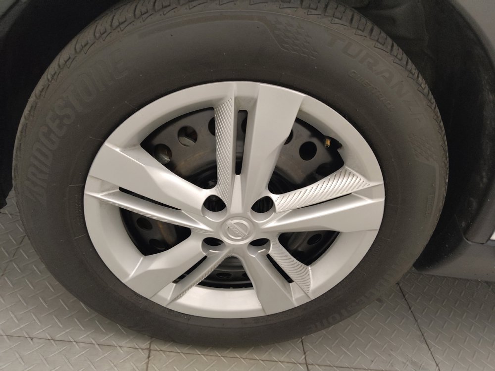 Used 2023 Nissan Kicks S FWD image 31