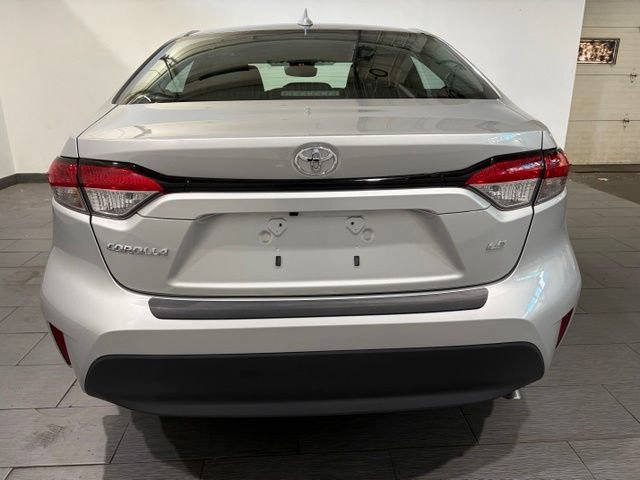Used 2023 Toyota Corolla LE w/ Carpet Mat Package (TMS) FWD image 4