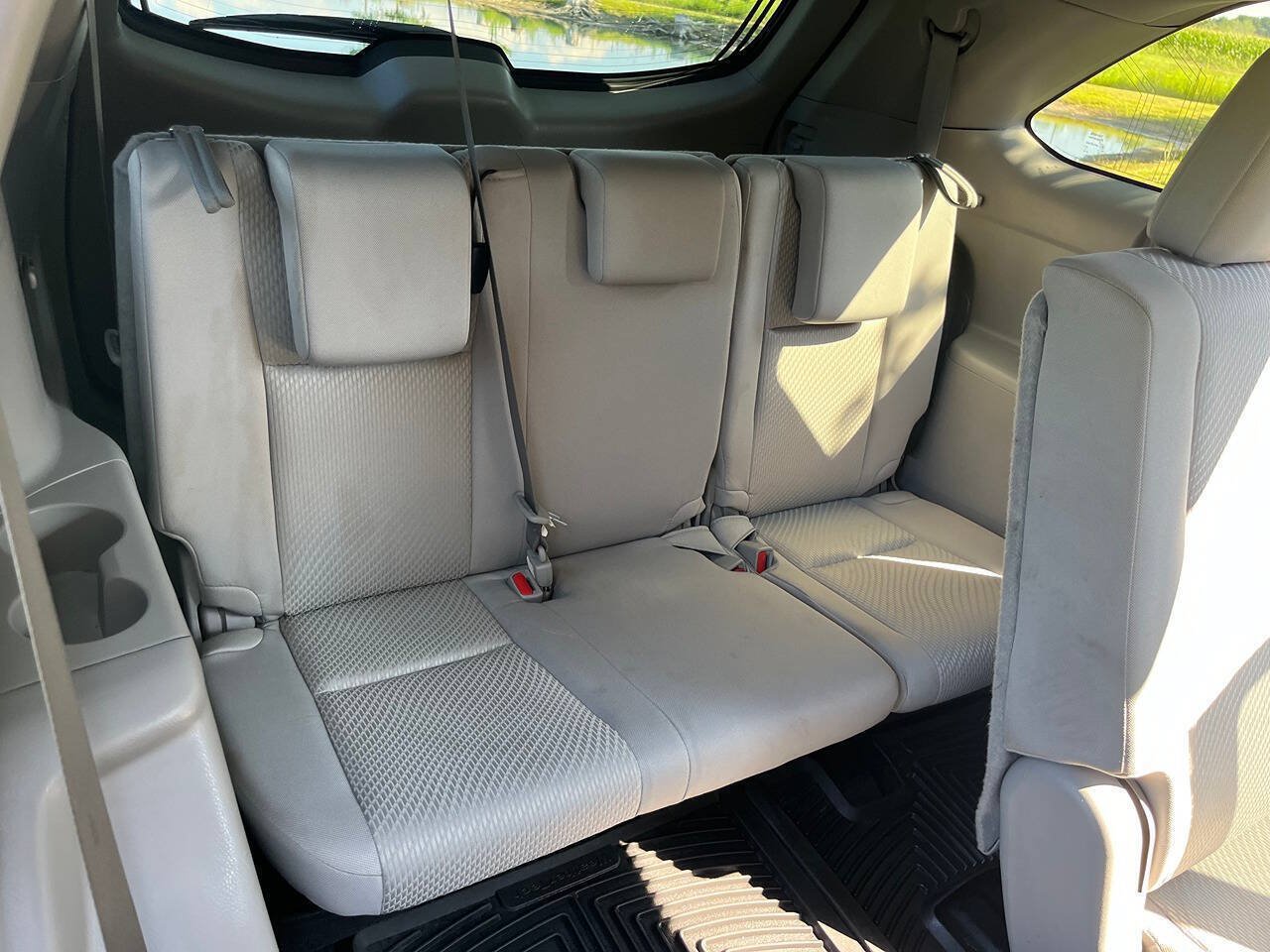 Used 2015 Toyota Highlander LE AWD/4WD image 7
