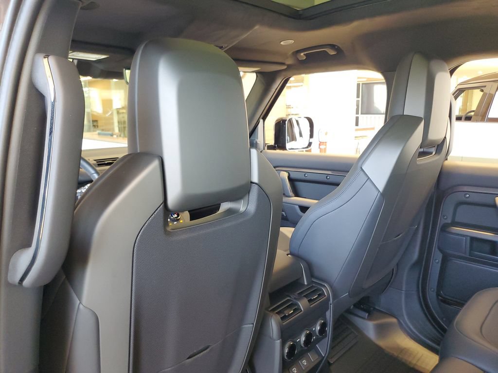 Certified 2025 Land Rover Defender 110 AWD/4WD image 28
