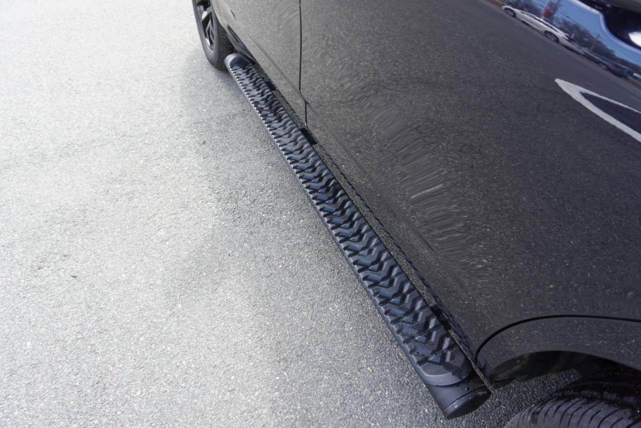 Used 2022 Chevrolet Tahoe Z71 w/ Z71 Off-Road Package AWD/4WD image 9