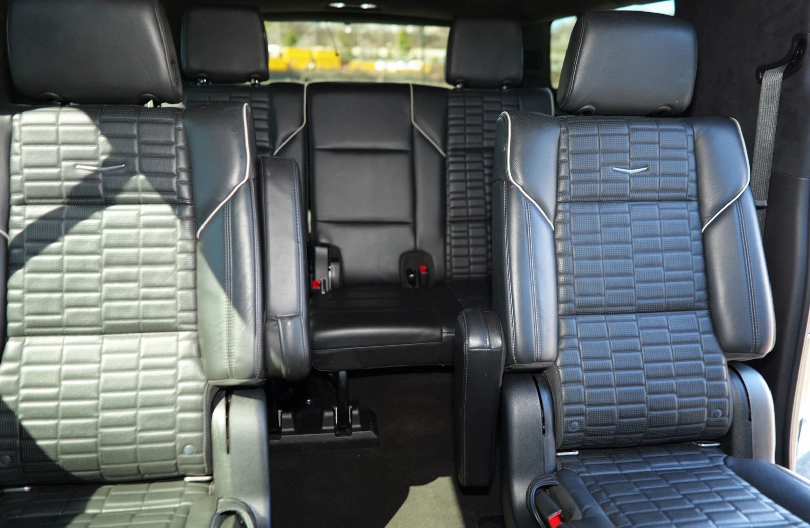 Used 2022 Cadillac Escalade ESV Sport Platinum AWD/4WD image 36