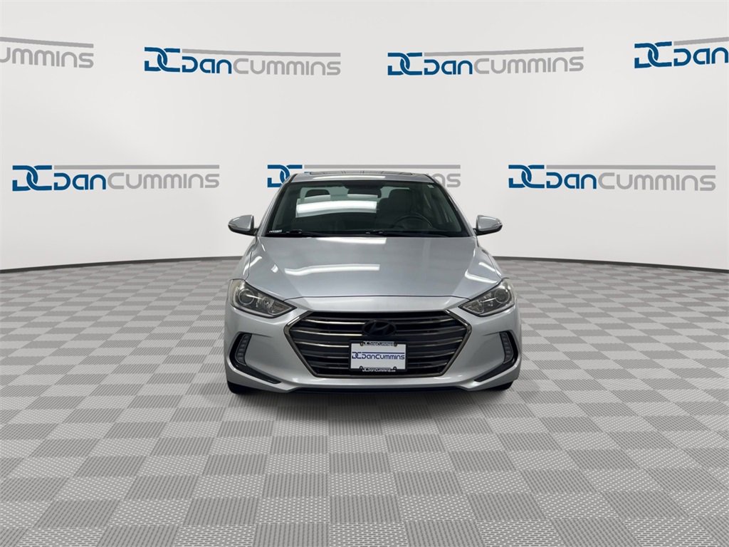 Used 2017 Hyundai Elantra Limited w/ Limited Tech Package 04 image 3