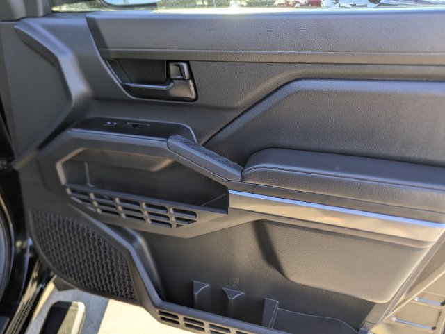 Used 2024 Toyota Tacoma SR5 AWD/4WD image 32