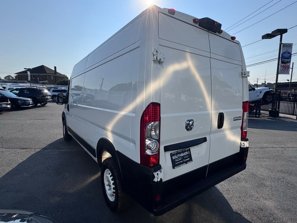 Used 2025 RAM ProMaster 2500 FWD image 5