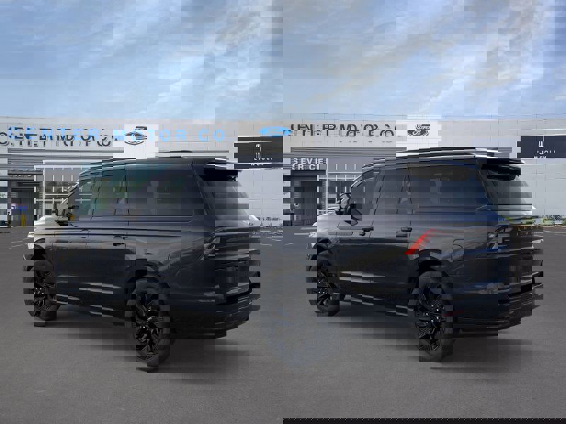 New 2026 Lincoln Navigator L Reserve w/ Jet Appearance Package image 4