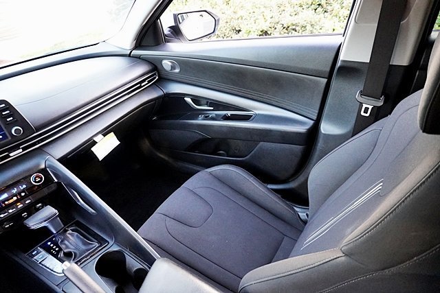 Used 2021 Hyundai Elantra SEL FWD image 29