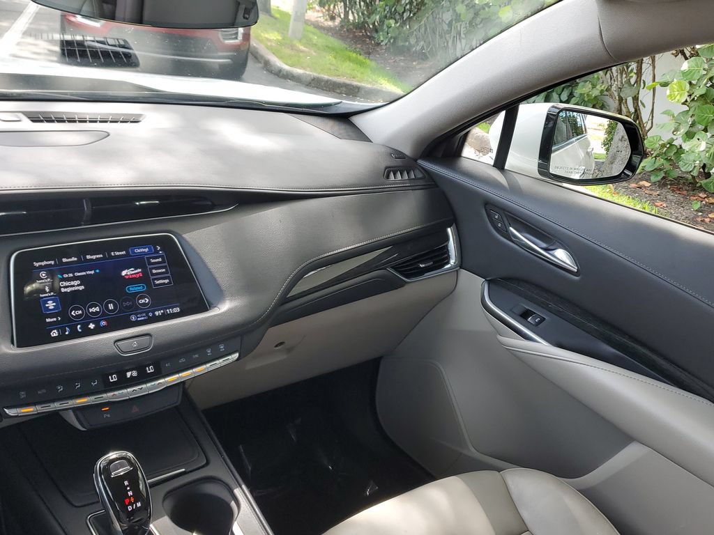 Used 2022 Cadillac XT4 Premium Luxury w/ Safety Alert Package FWD image 20
