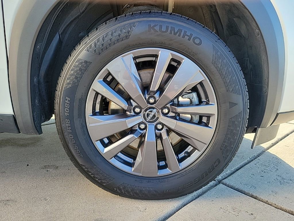 Used 2022 Nissan Pathfinder SV image 9