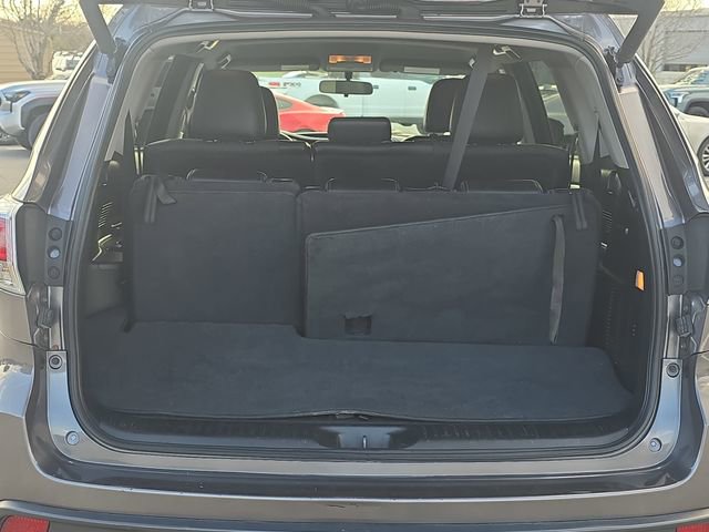 Used 2016 Toyota Highlander Plus image 13