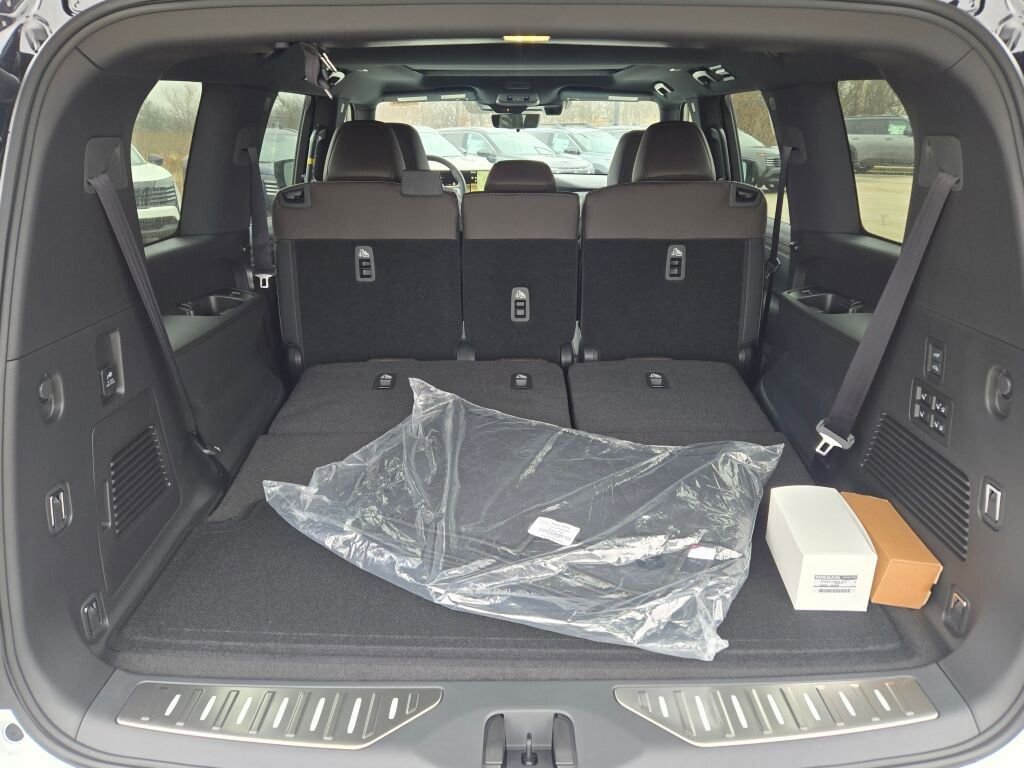 New 2026 Nissan Armada Platinum Reserve w/ Accent Package image 15