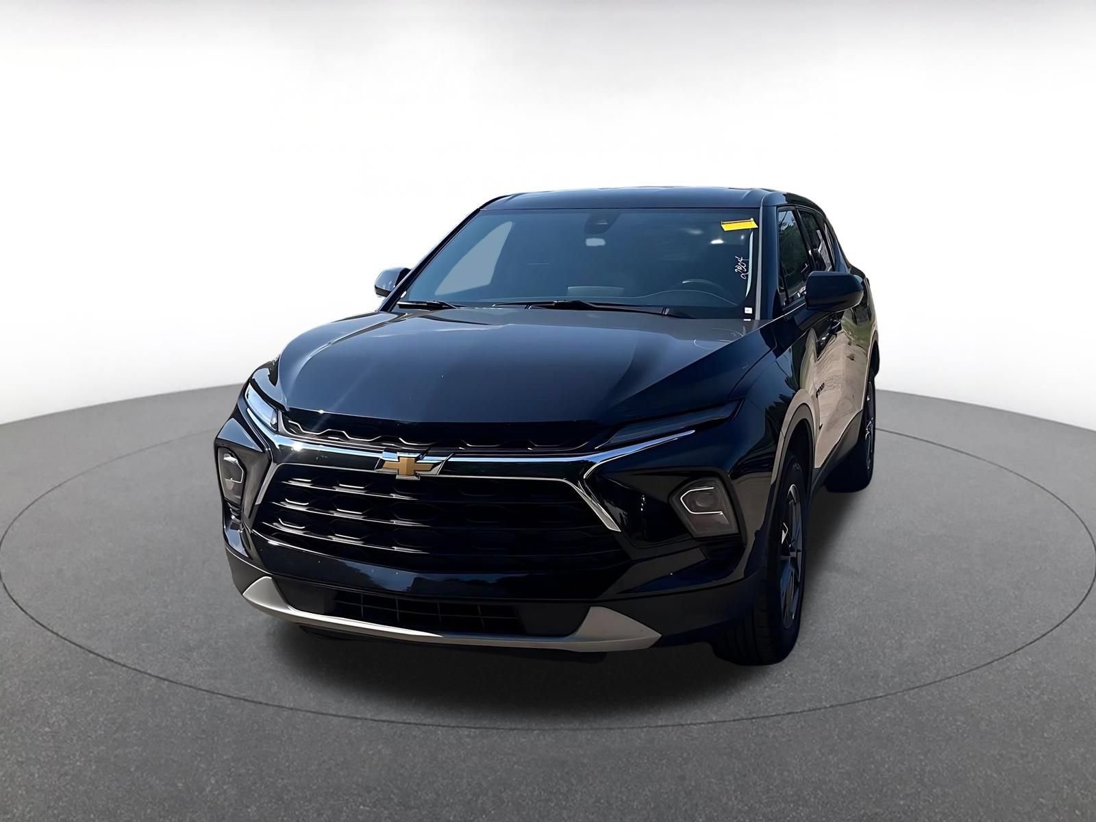 Used 2026 Chevrolet Blazer LT FWD image 4
