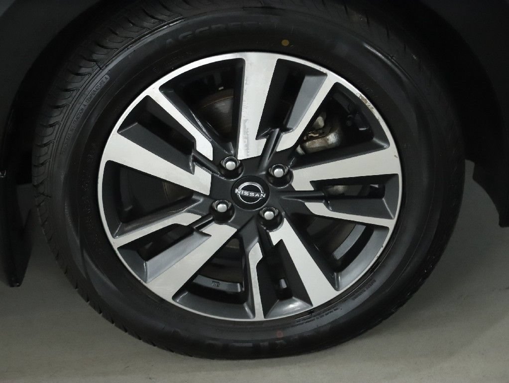 Used 2025 Nissan Versa SV w/ Trunk Package FWD image 10