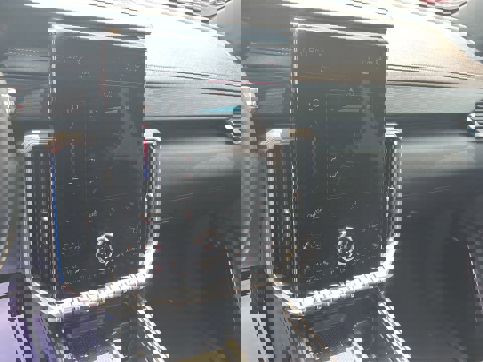 Used 2025 GMC Acadia Elevation FWD image 19