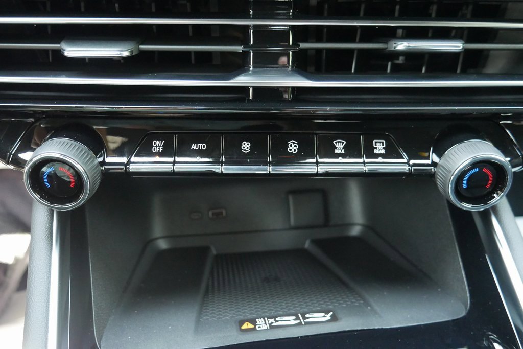 New 2026 Chevrolet Traverse LT w/ Enhanced Driving Package image 17