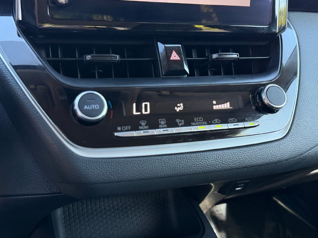 Used 2025 Toyota Corolla LE FWD image 21