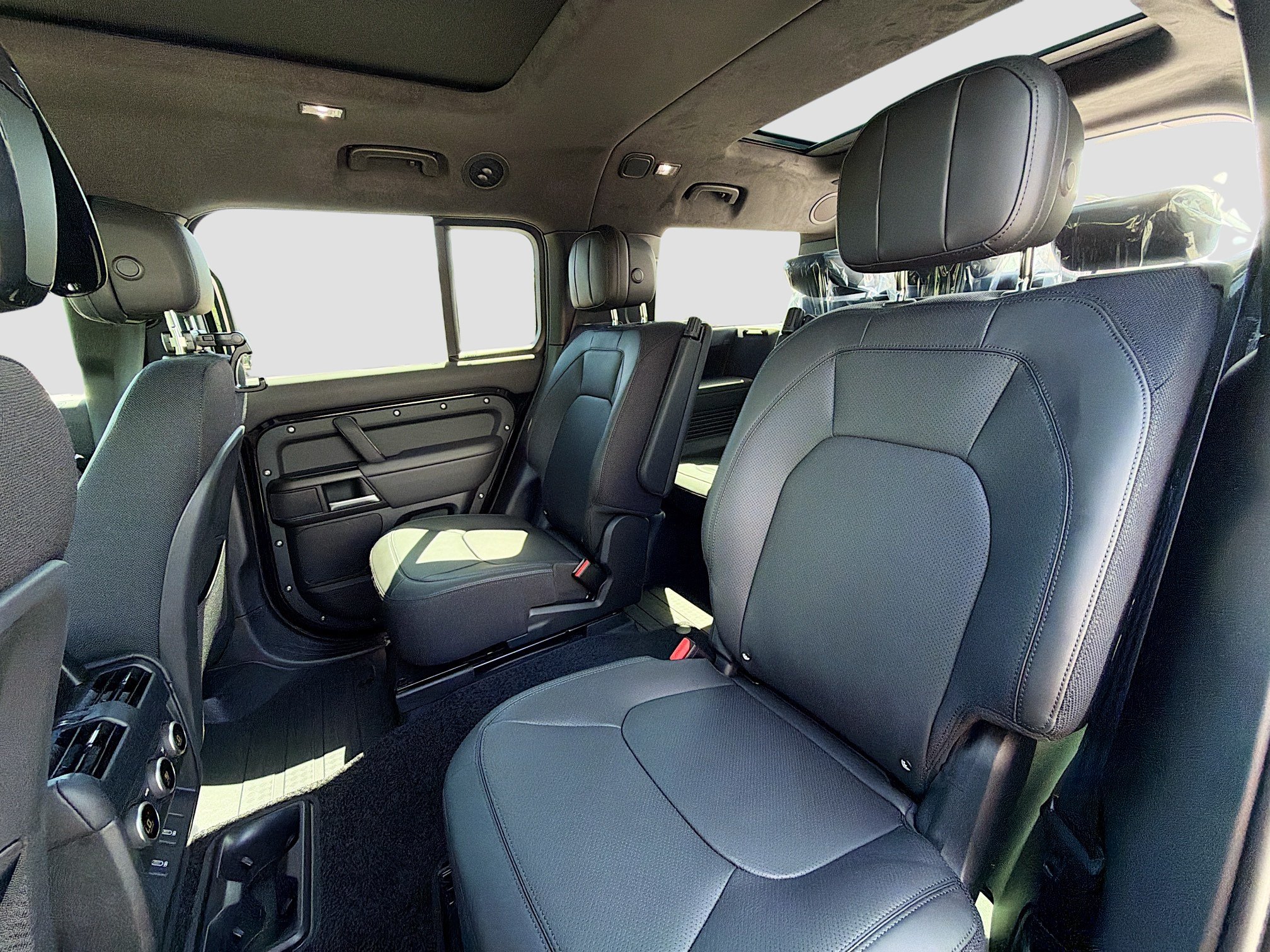 New 2026 Land Rover Defender 130 V8 AWD/4WD image 21