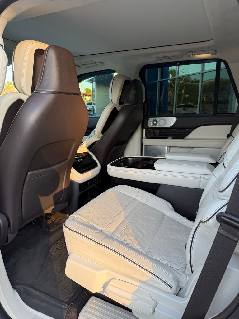 Used 2024 Lincoln Navigator Black Label AWD/4WD image 14