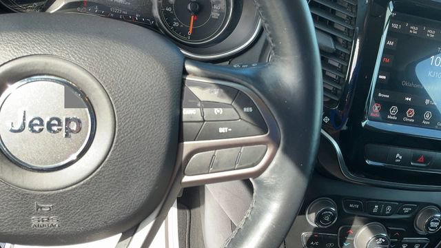 Used 2019 Jeep Cherokee Limited image 17