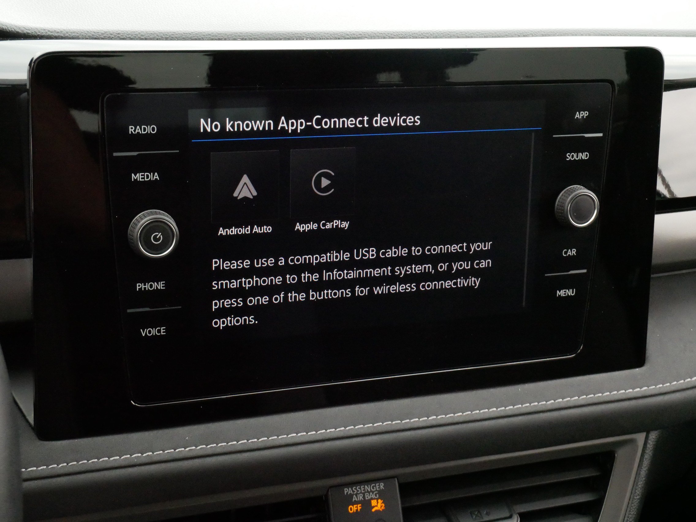 Certified 2025 Volkswagen Taos SE AWD/4WD image 22