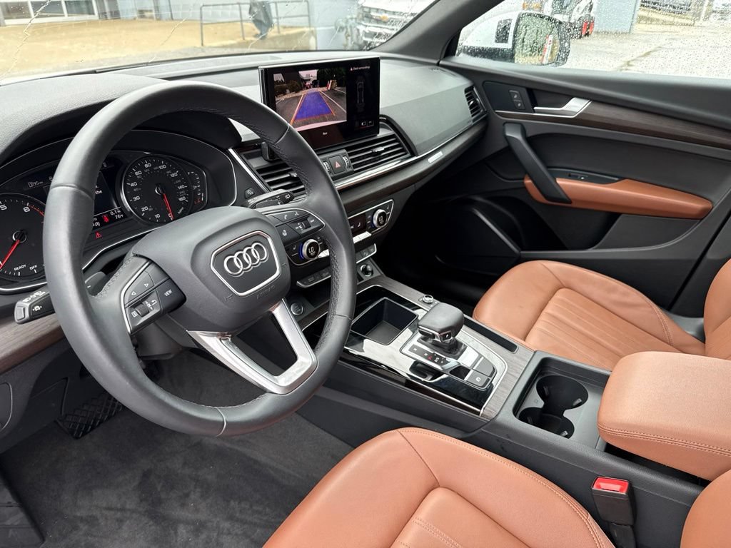 Used 2023 Audi Q5 2.0T Premium w/ Convenience Package AWD/4WD image 9
