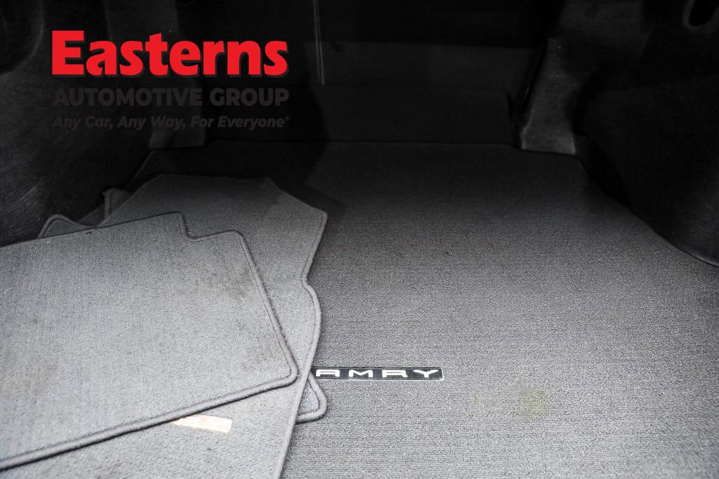 Used 2019 Toyota Camry XLE image 9