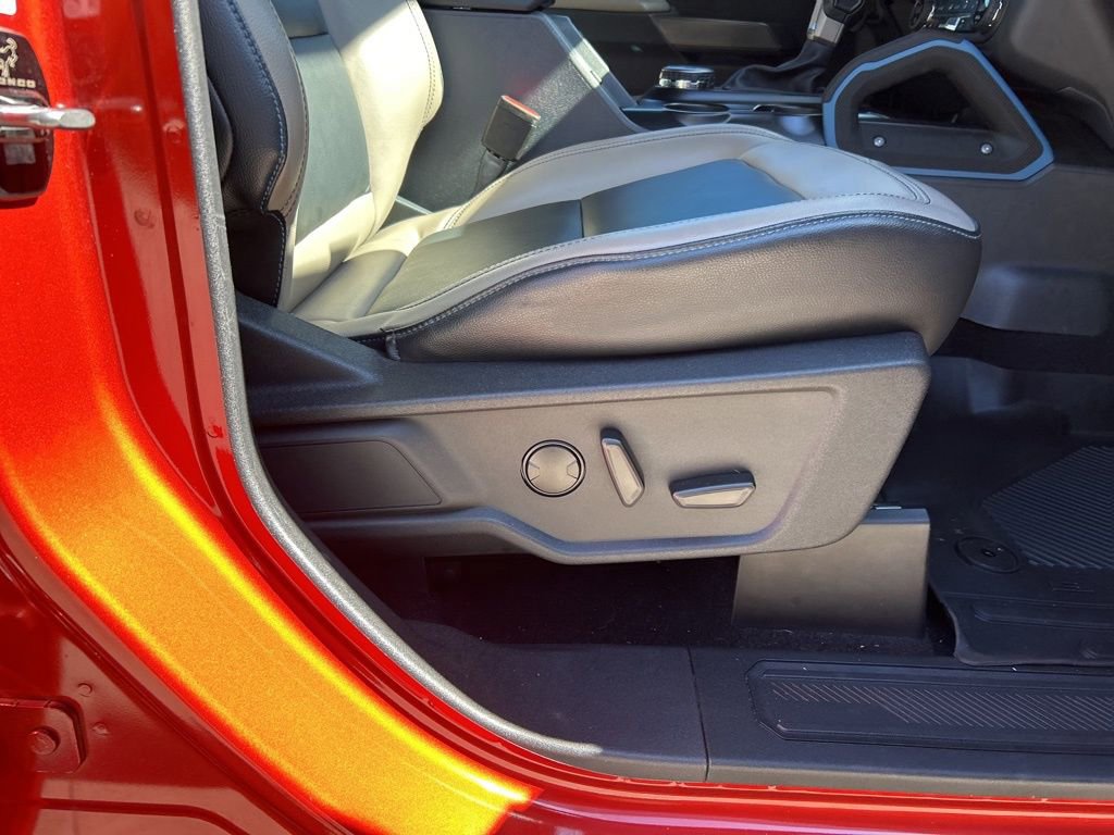 Used 2023 Ford Bronco Wildtrak image 39