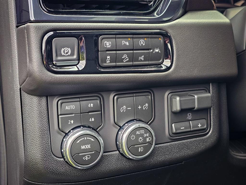 New 2026 GMC Yukon XL AT4 w/ AT4 Premium Plus Package AWD/4WD image 17
