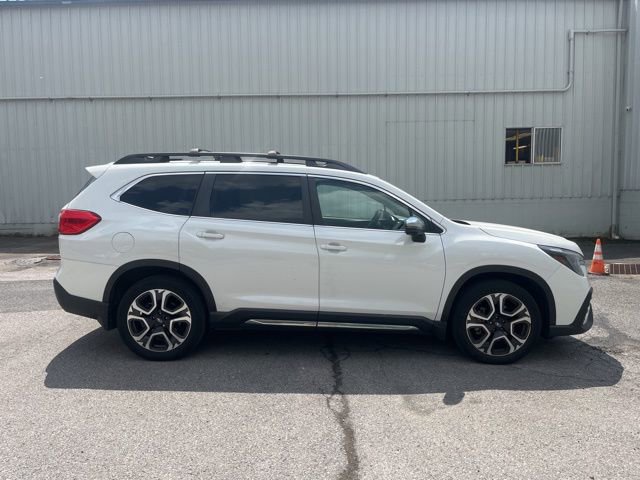 Used 2023 Subaru Ascent Limited w/ Technology Package AWD/4WD image 4