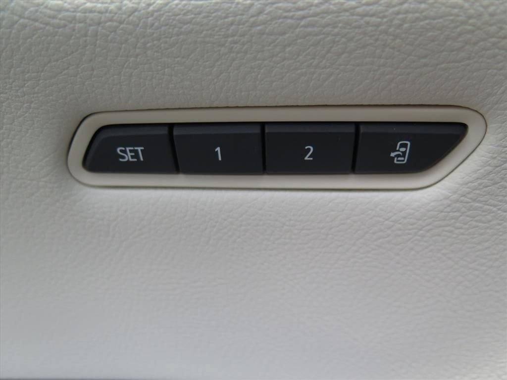 New 2026 Cadillac XT5 Premium Luxury w/ Driver Assist Package FWD image 11