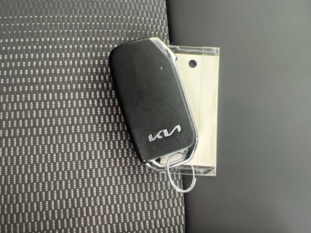 Certified 2024 Kia Niro EX FWD image 26