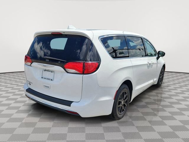 Used 2017 Chrysler Pacifica Touring Plus FWD image 5