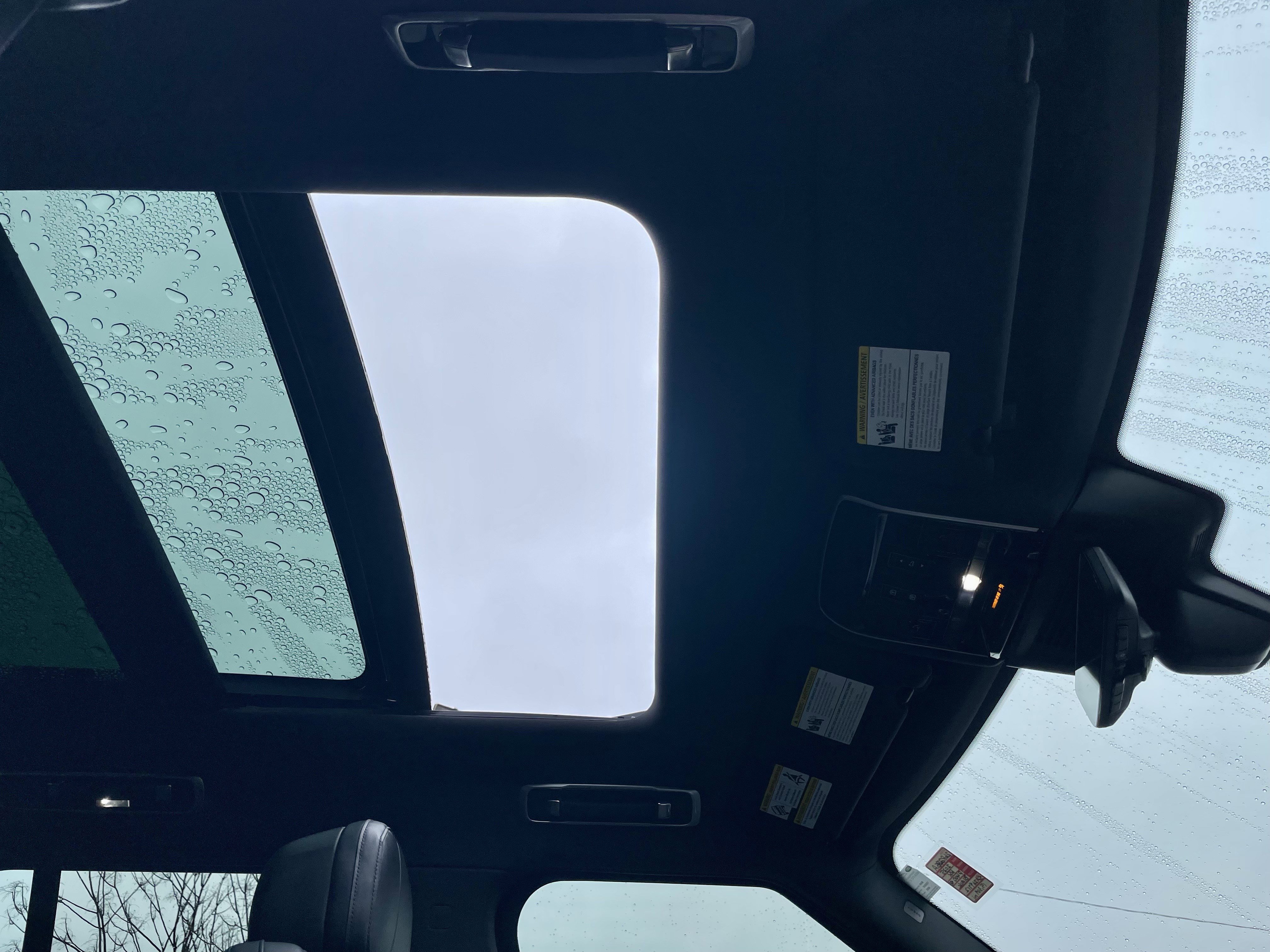 Certified 2025 Land Rover Range Rover SE image 17