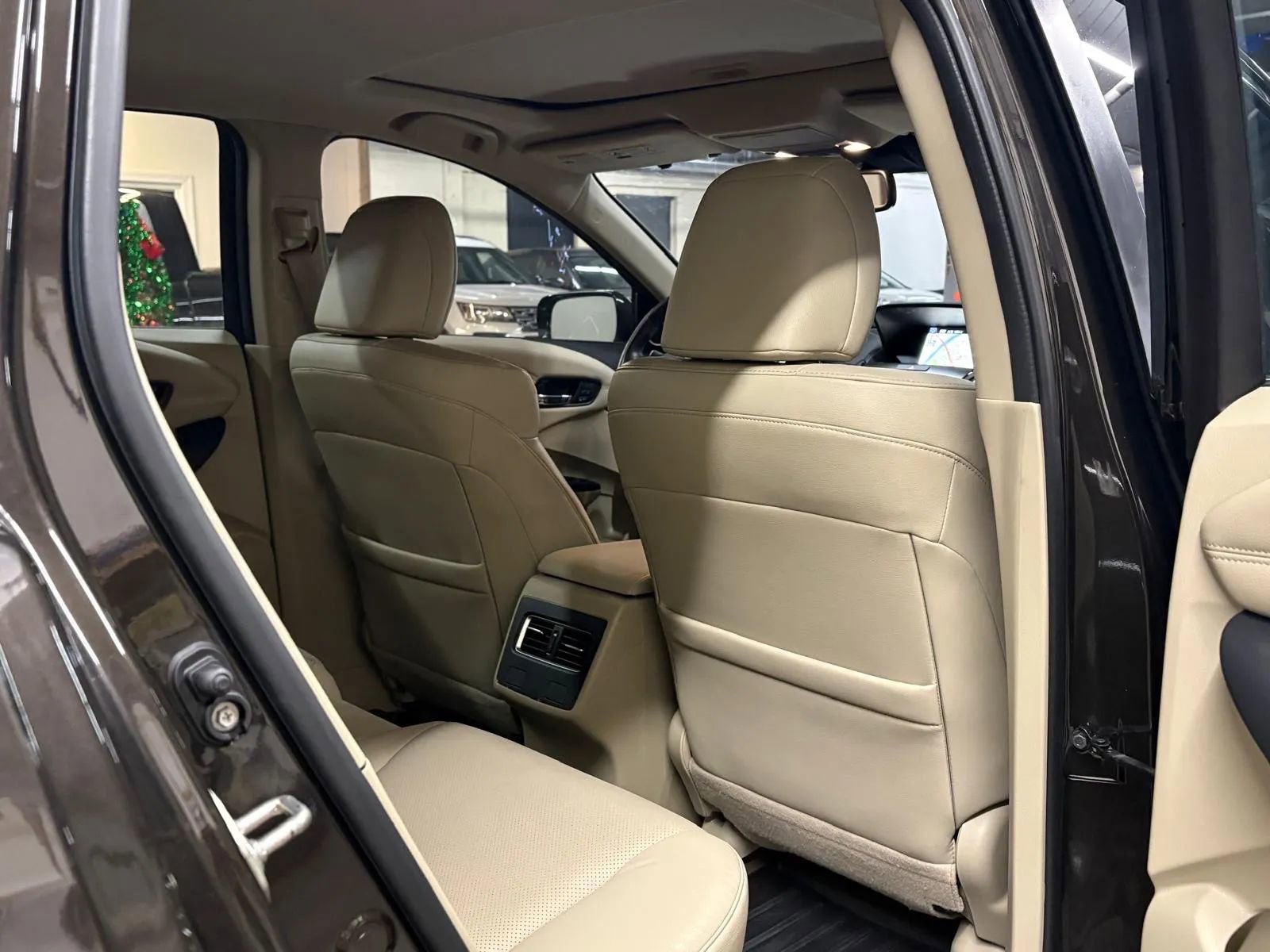 Used 2017 Acura RDX AWD w/ Advance Package image 23