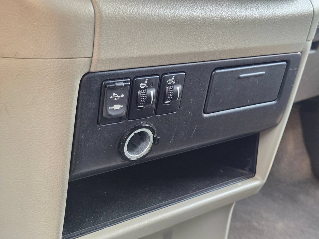 Used 2015 Toyota Sienna XLE w/ XLE Navigation Package FWD image 30
