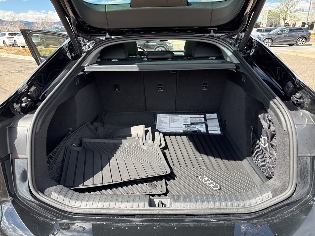 Used 2025 Audi A6 e-tron Premium Plus w/ Premium Plus image 25