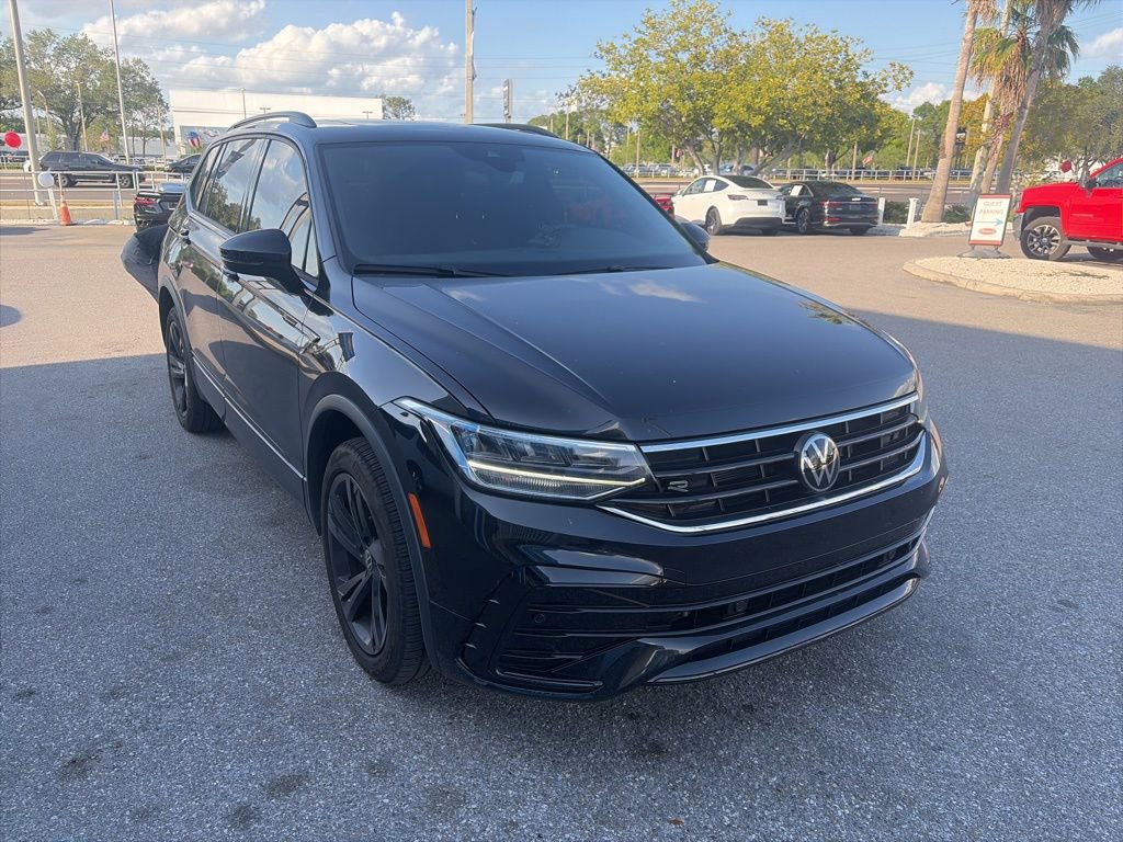 Used 2024 Volkswagen Tiguan SE R-Line AWD/4WD image 1