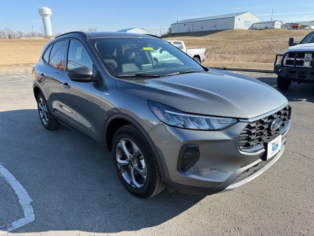 Used 2025 Ford Escape ST-Line image 3