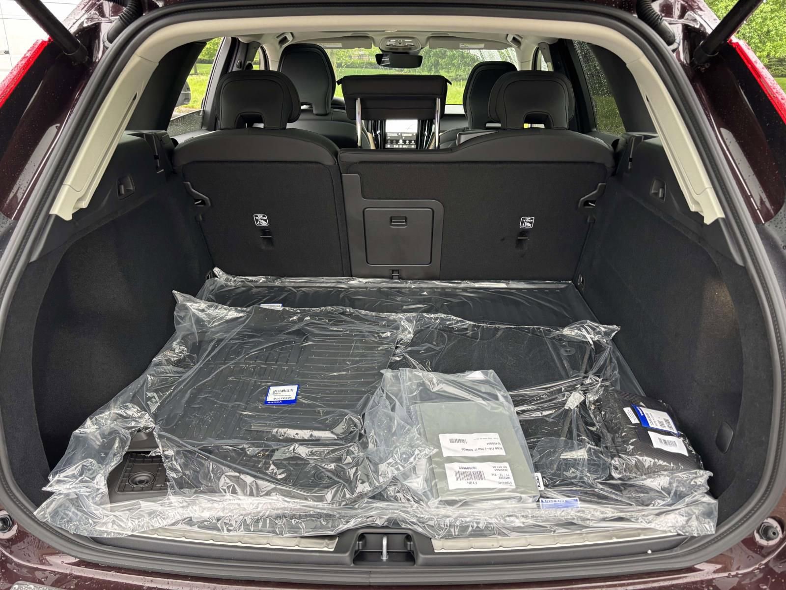 New 2026 Volvo XC60 B5 Plus w/ Protection Package Premier AWD/4WD image 9
